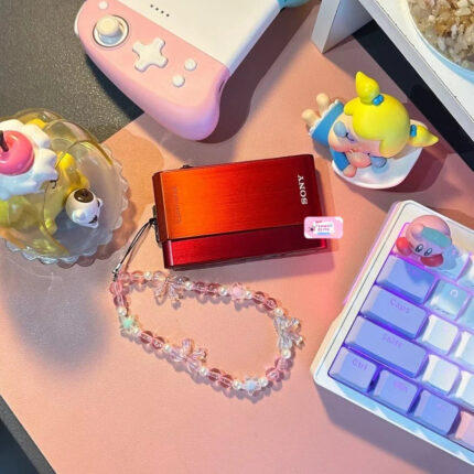 Sony Cybershot DSC-T900 in cherry red